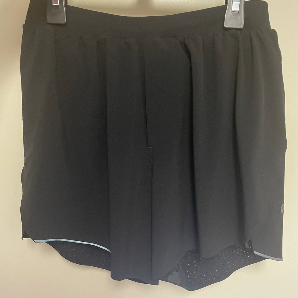 Mens Lulu Lemon, Size Small,  Fast and Free Lined Short 6"